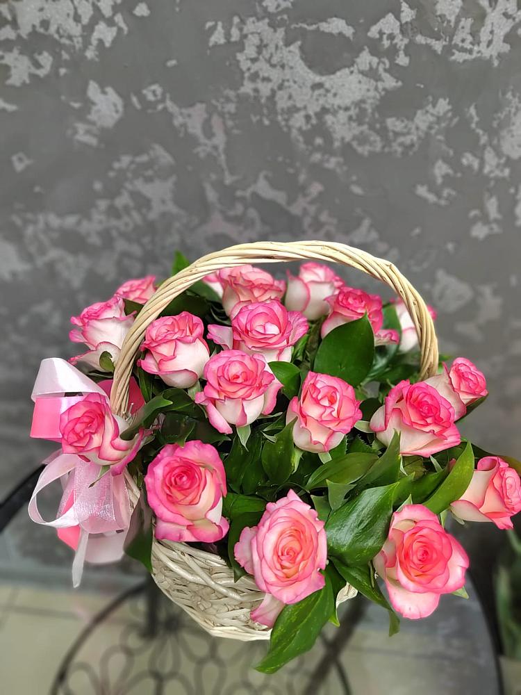 Цветочная композиция из Розы в корзине в Архиповке