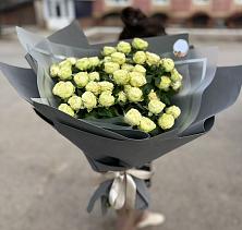 Букет Белые кустовые розы Солинеро в Архиповке