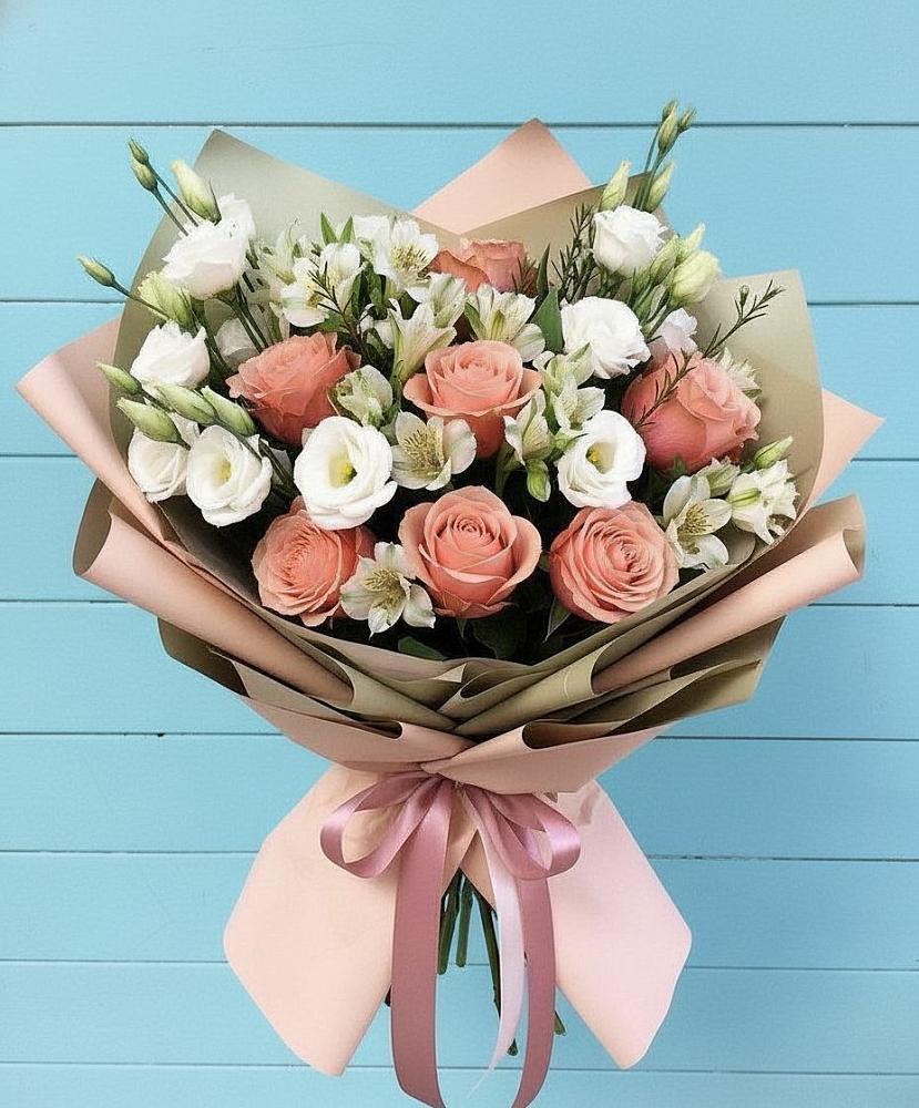 Букет цветов из: Розы, Альстромерии и Лизиантусы в Архиповке