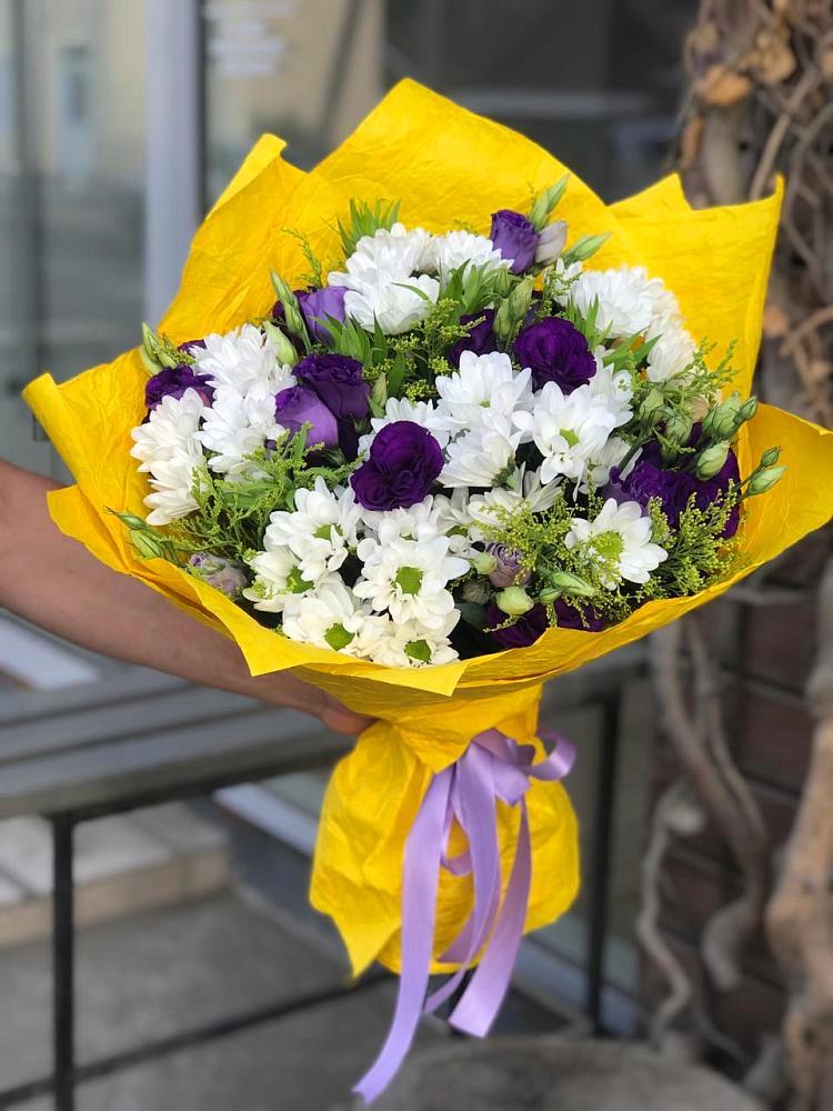 Букет цветов из: Ирисы, Хризантемы и Ромашки в Архиповке