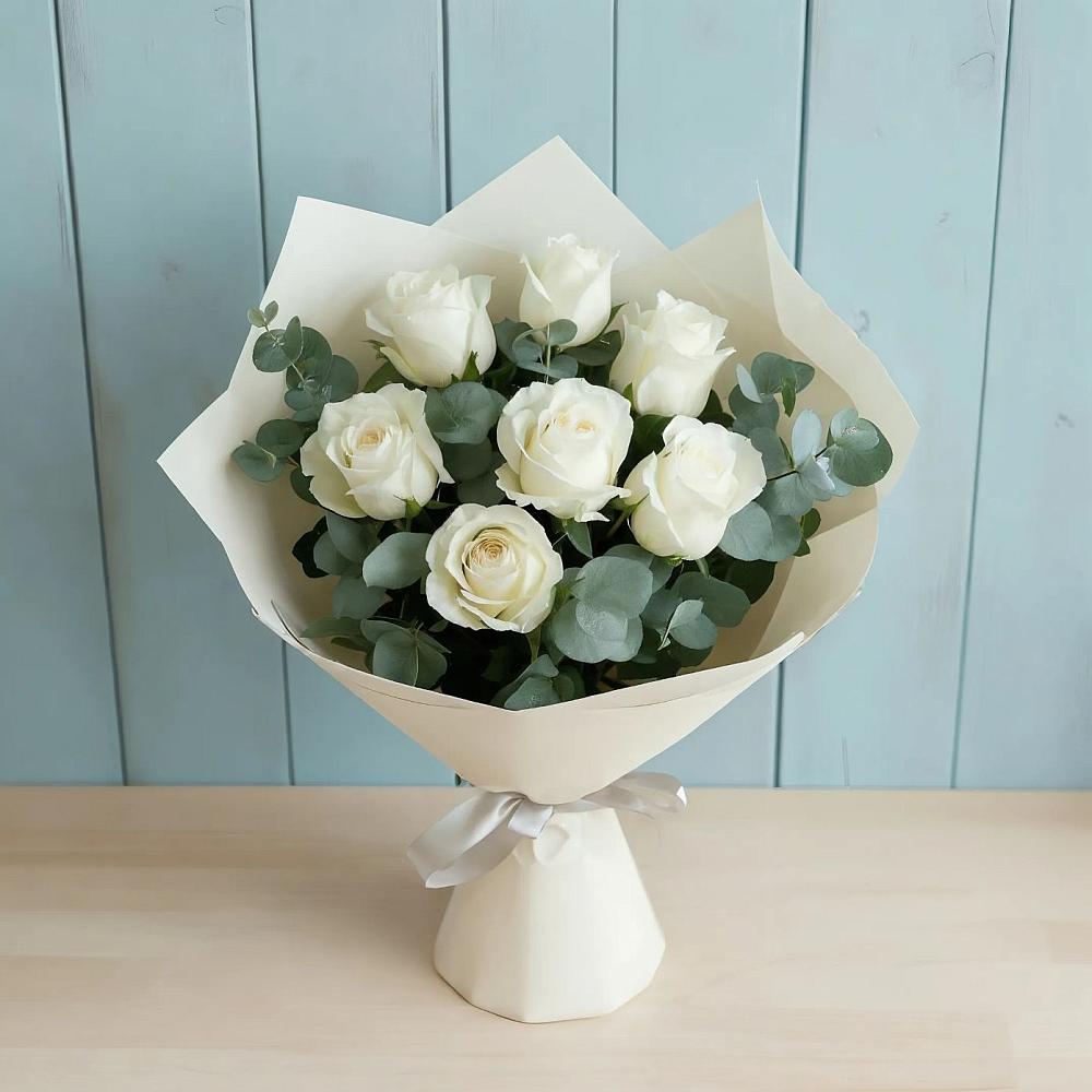 Букет Белые розы в Эвкалипте в Архиповке