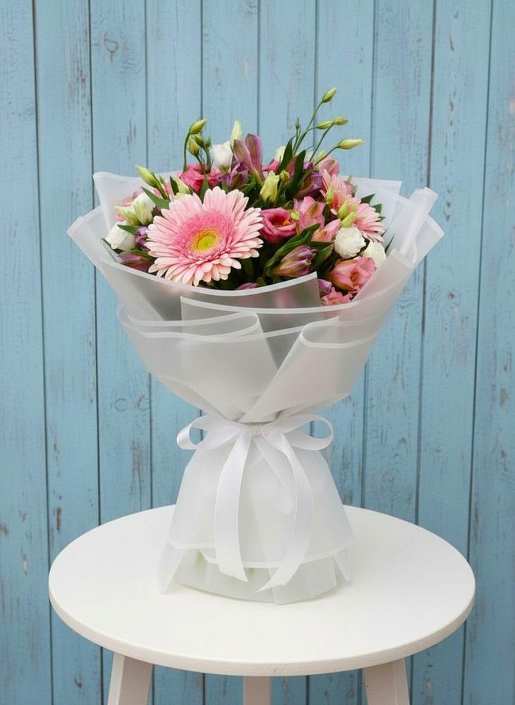 Букет цветов из: Герберы, Альстромерии и Лизиантусы в Архиповке