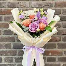 Букет цветов из:  Лизиантусы и Розы в Архиповке