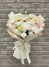 Букет цветов из:  Гвоздики, Розы, Лизиантусы и Хризантемы в Архиповке