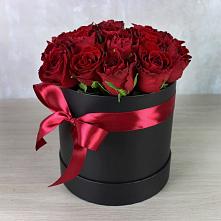 Цветочная композиция из Розы в шляпной коробке в Архиповке