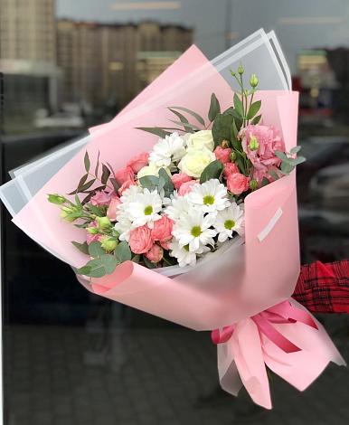 Букет цветов из: Розы, Лизиантусы и Хризантемы в Архиповке