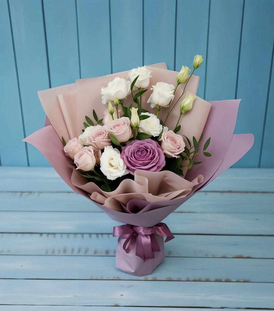 Букет цветов из: Розы и Лизиантусы в Архиповке